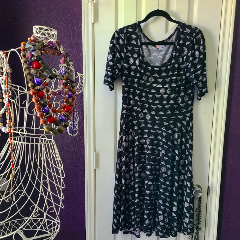 LulaRoe Black and White Skater Style Dress size XL Extra Large